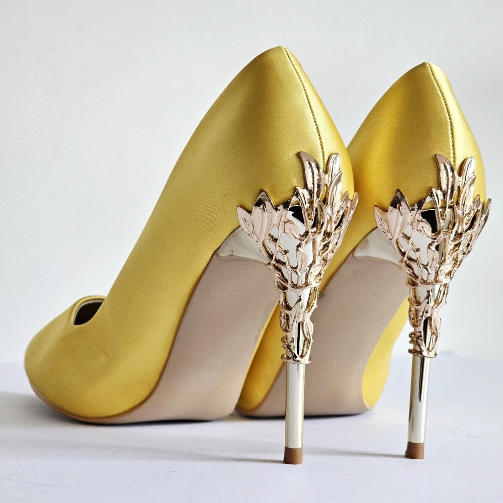 NWOT Luxury Satin Bridal BIGTREE Wedding Silky Yellow Heels Metal Gold Accent